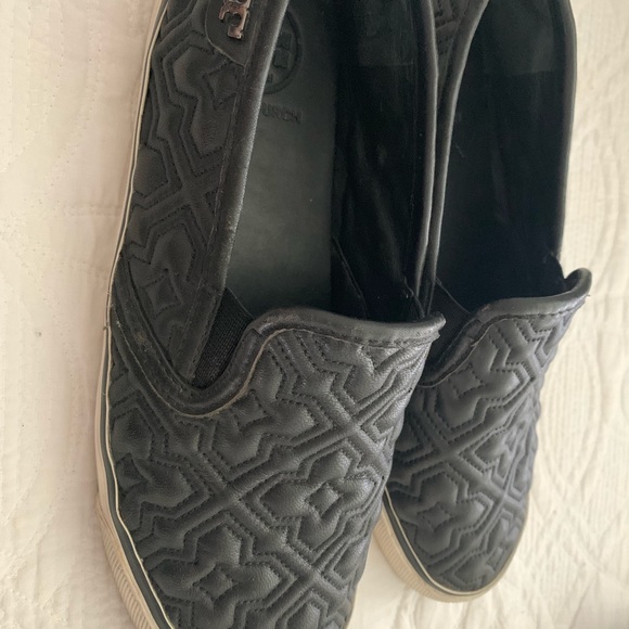 Tory Burch quilted leather slip on shoes - Picture 3 of 6